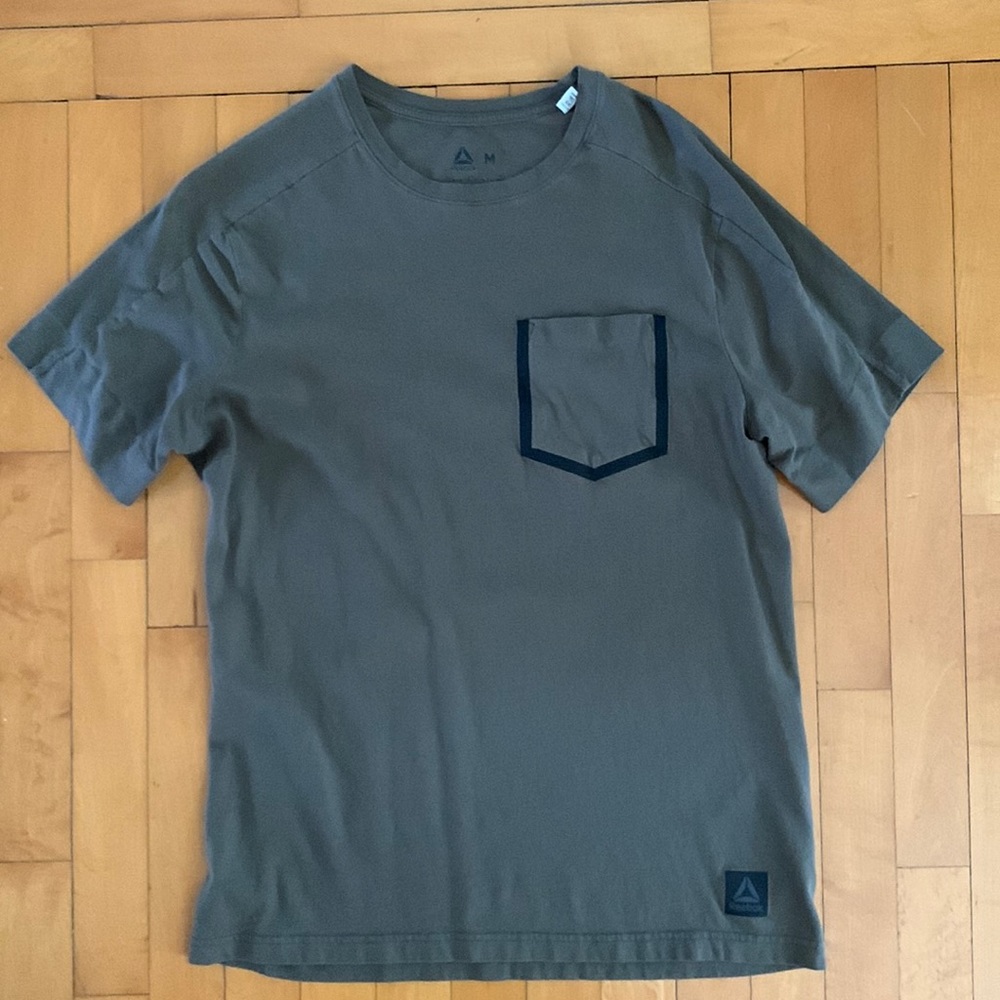 Reebok army green t-shirt